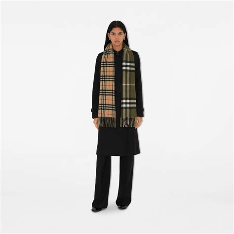 Reversible Check Cashmere Scarf in Sand/loch 